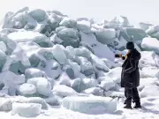 Montreal's Spring Transition Brings Chilly Nights and Weekend Flurries
