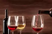 Trump's Tariffs Reshape U.S. Menus as Wine Prices Surge