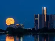 Unsettled Spring Weather Arrives in Windsor with Drizzle, Fog, and Thunderstorms