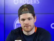 Warren Foegele Makes Ottawa Senators Debut in Seattle After Trade