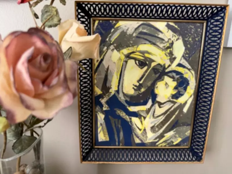 98-Year-Old Auto Design Legend Uses Art to Aid Ukraine War Victims