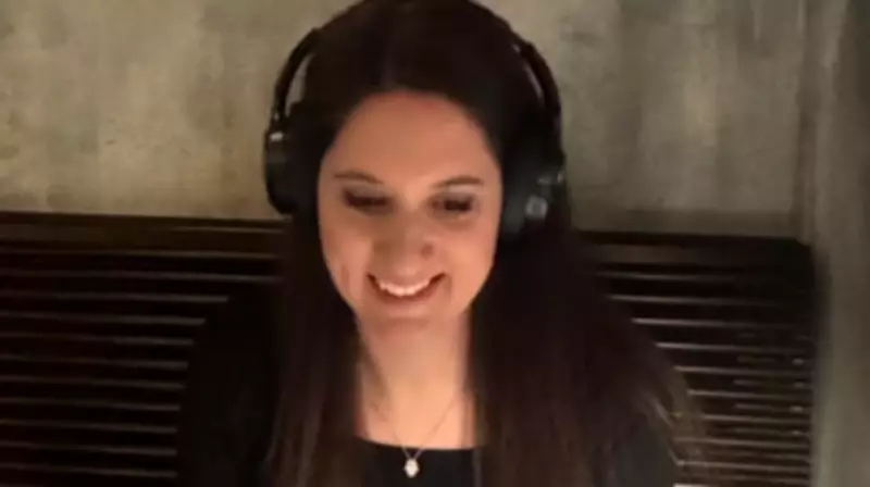 A Therapist's AI Dating Experiment: From Ross to John and the Obsessive Light