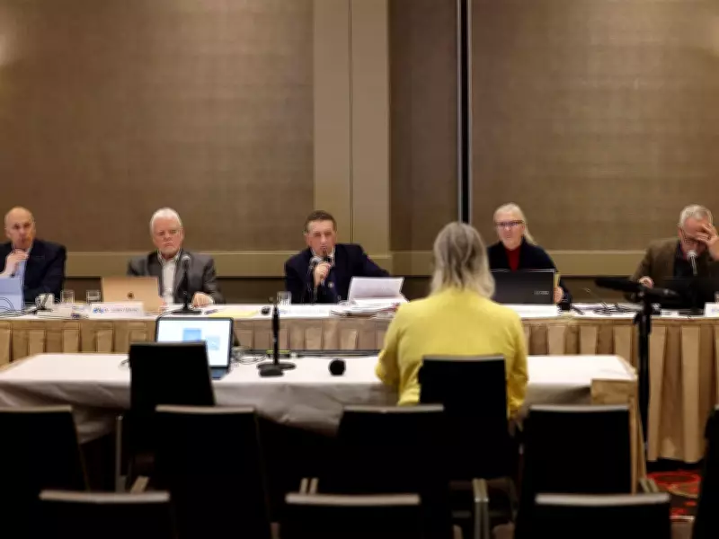 Alberta Electoral Boundary Commission Faces Controversy Over Minority Report