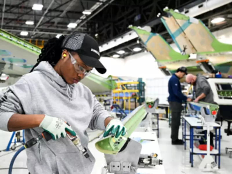 Canada's GDP Rises 0.2% in February, Manufacturing Leads Recovery