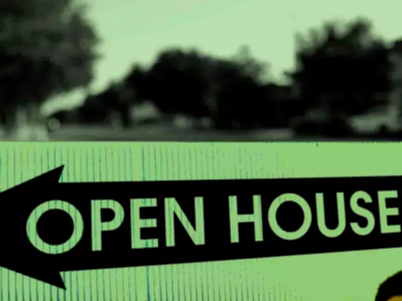 Canadian Financial Roundup: Housing Caution, AI Banking Gains, and Tax Tips