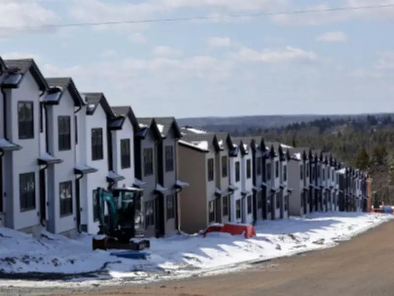 Canadian Home Prices Fall 3% Year Over Year in March: Index