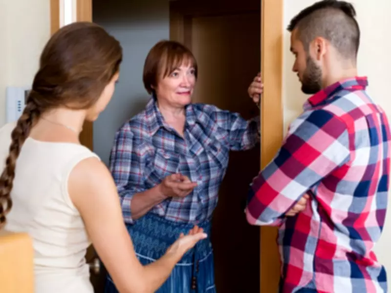 Dear Abby: Three's a crowd when unexpected visit drags on