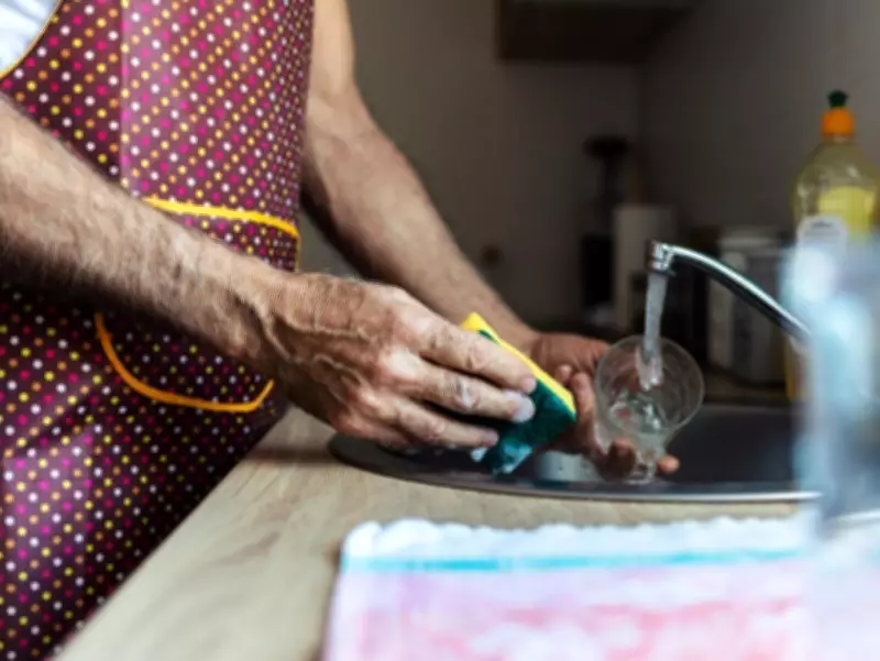 Dear Abby: Wife Struggles as Husband with Alzheimer's Takes Over Household Tasks