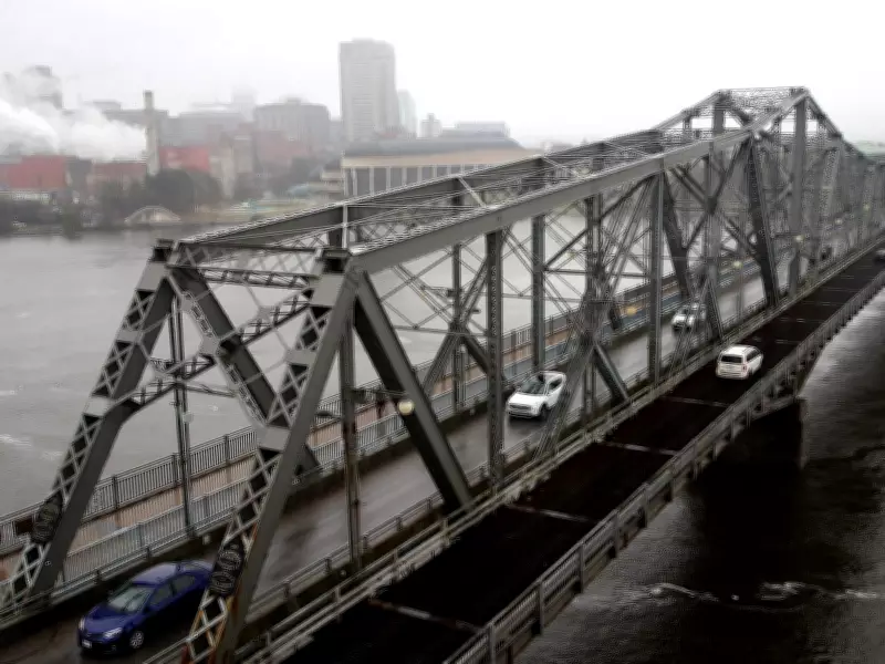 Federal Study Explores Tram Return to Alexandra Bridge Replacement