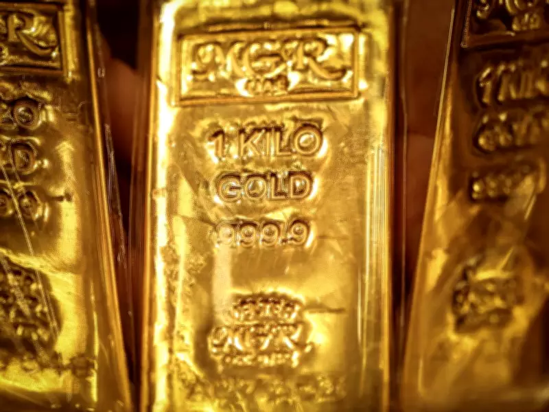 Gold Falls as US-Iran Deadlock on Strait of Hormuz Persists