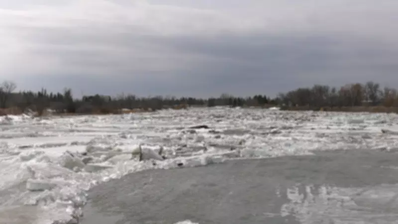 Manitoba Interlake Communities Brace for Potential Flooding Amid Ice Jam