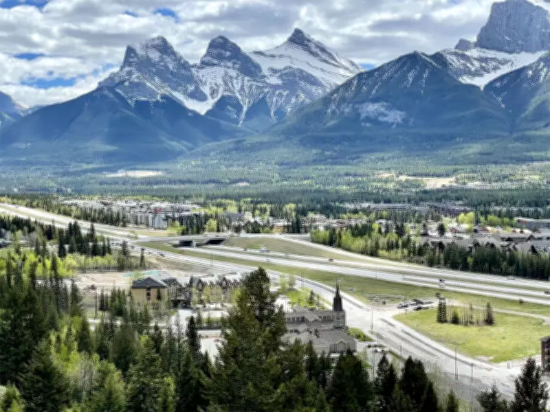 Mountain Tourism Industry Faces Staffing Crisis Ahead of Busy Summer Season