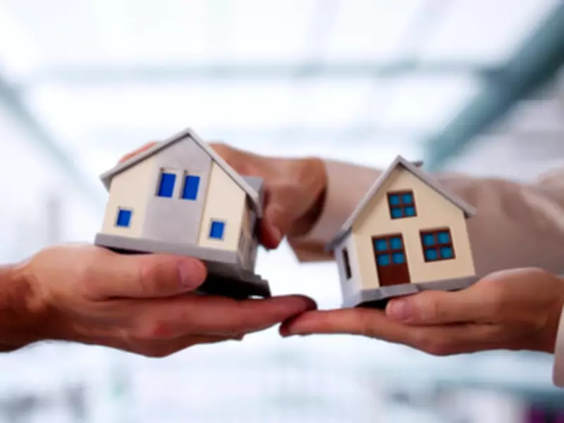 Navigating Real Estate: Expert Advice on Whether to Buy or Sell First