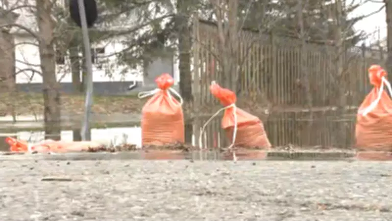 Ottawa River Flooding Prompts Call for Sandbag Volunteers as Water Levels Rise