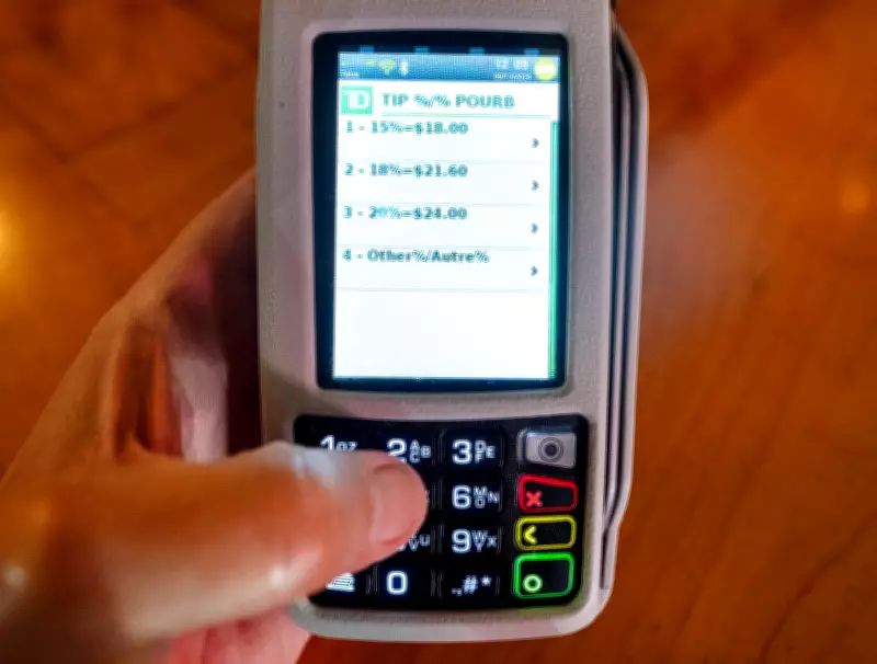 Over 500 Quebec Bars and Restaurants Complained About Tipping Law