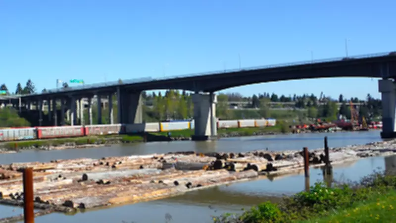Overnight Lane Closures on Queensborough Bridge: Vancouver Drivers Urged to Plan Ahead