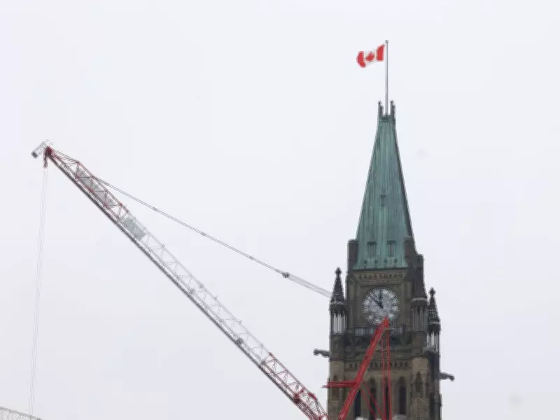 Parliament Hill's Peace Tower to Lose Iconic Green Roof for Years During Restoration