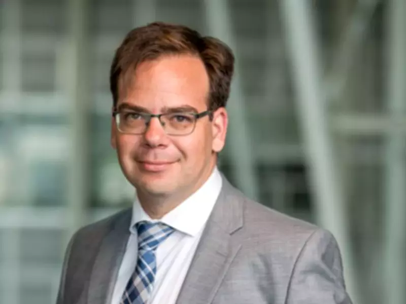 Quebec and Alberta: Canada's Restless Provinces Teaching Each Other Constitutional Lessons