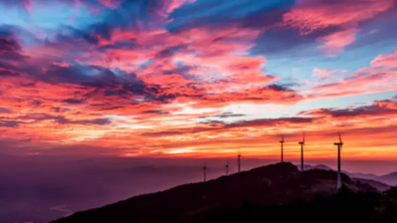 Scientists Monitor Pacific for Potential 'Super El Niño' Formation This Year