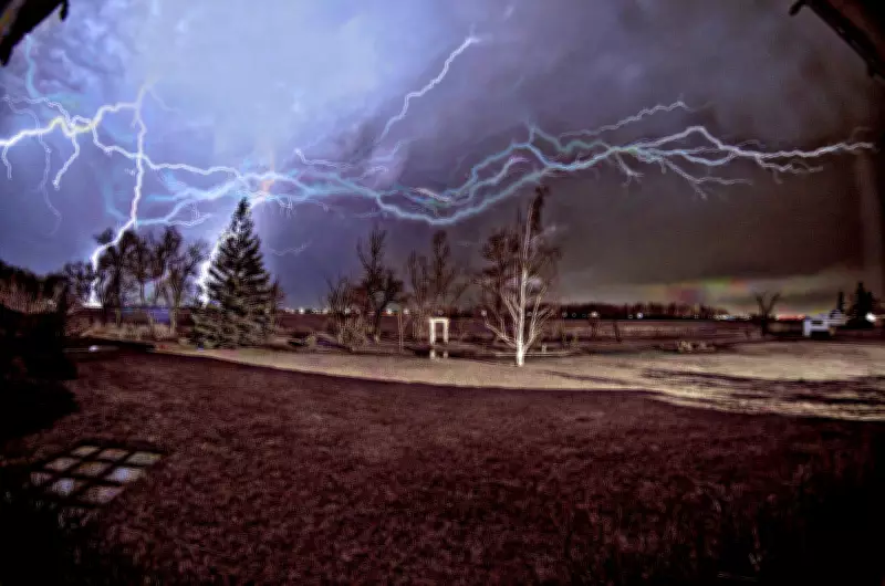 Severe Thunderstorms with Tornado Risk Hit Manitoba: ECCC Warns