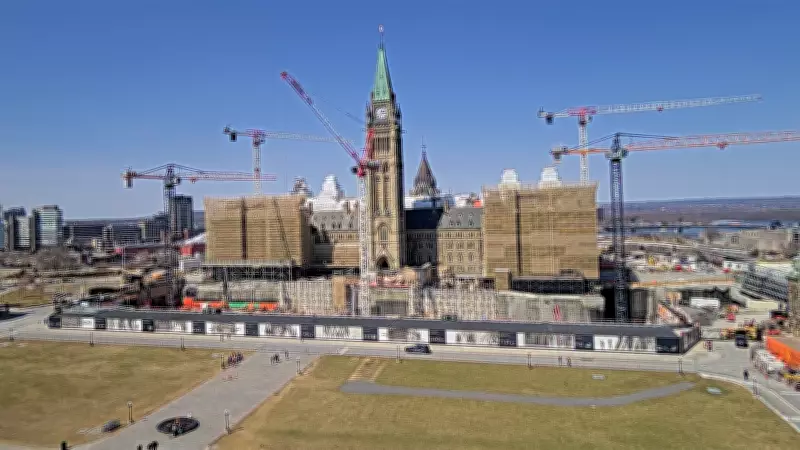 Steel Scaffolding Envelopes Parliament Hill's Centre Block and Peace Tower