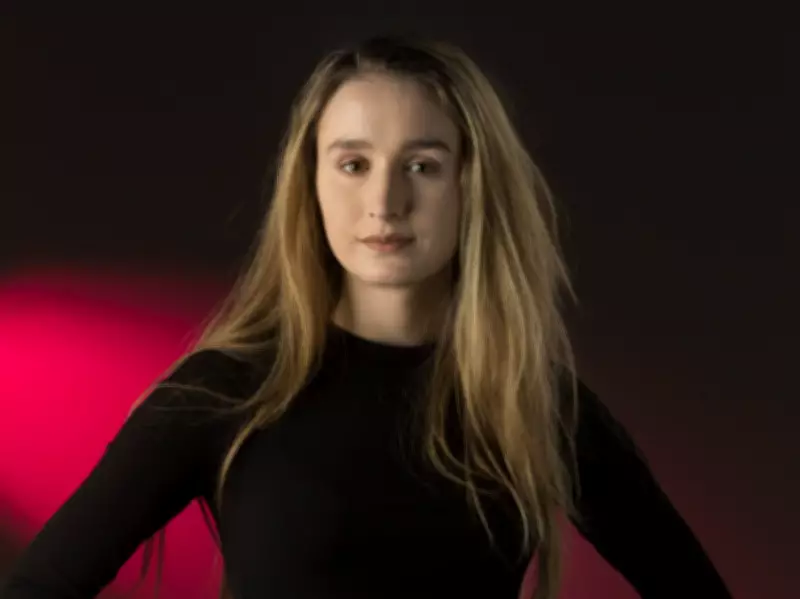 SUNshine Girl Emily: Yoga, Hiking, and Journalism Dreams