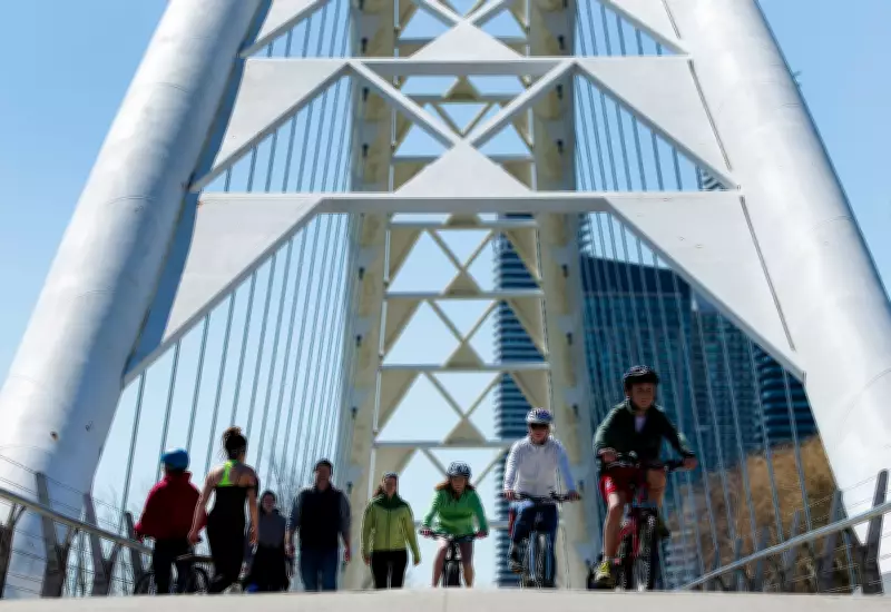 Toronto's Warm Weather Arrives Briefly Before Cooler Temperatures Return