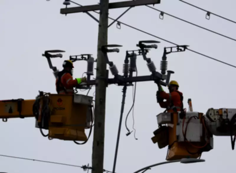Widespread Power Outages Hit Quebec, Thousands Left in the Dark