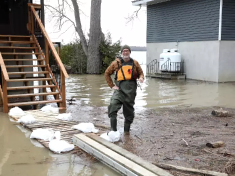 Willola Beach Residents Face Flood Warning with Exhausted Volunteers and Rising Waters
