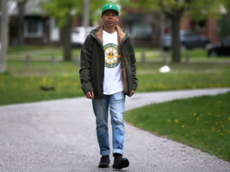 Windsor artist to walk 750 km from Ottawa to Windsor for youth groups