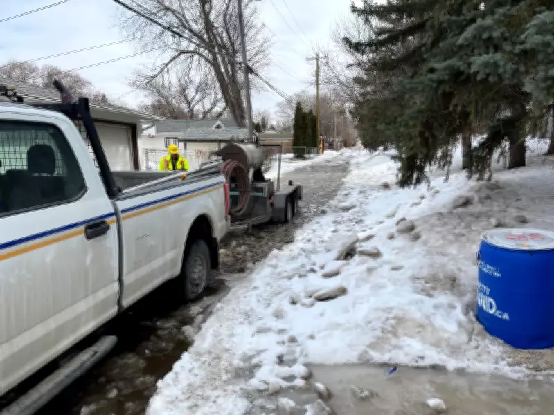 Winnipeg Homeowners Face Back Lane Flooding, Cars Stranded as Drains Blocked