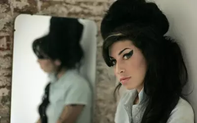 Amy Winehouse's Father Loses Legal Battle Over Sale of Her Personal Clothing