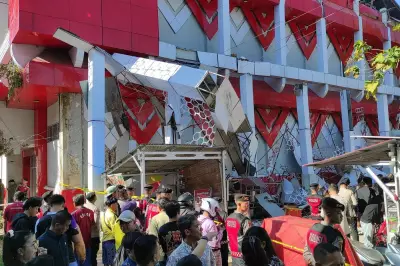 Earthquake Off Indonesia Topples Buildings, Kills 1, and Triggers Small Tsunami