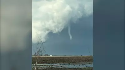 Funnel Cloud Spotted Near Winnipeg as Manitoba Prepares for Spring Flooding
