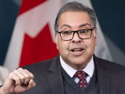 Nenshi's Pro-Canada Push: Keeping Avi Lewis at Arm's Length