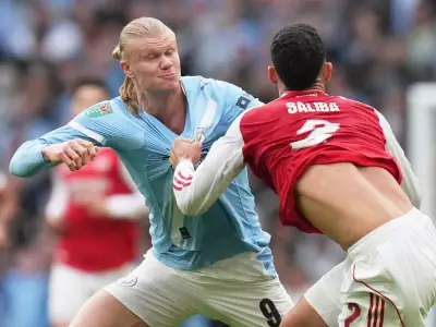 Premier League Title Race Heats Up as Arsenal Face Manchester City in Crucial Clash