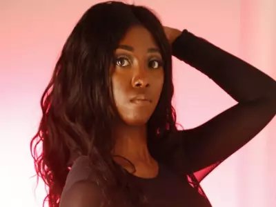 SUNshine Girl Keesha: Fashion, Food Trucks, and Raptors Fandom