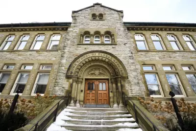 Surge in US Academics Eyeing Move to Canada: Experts Report