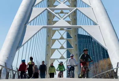 Toronto's Warm Weather Arrives Briefly Before Cooler Temperatures Return