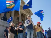 Alberta Separation Debate: Doorstep Encounter Reveals Need for Listening Over Shouting