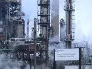 Analyst Predicts 20% Surge for TSX Oilsands Giant Amid Iran Conflict and Hormuz Crisis