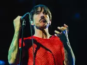 Eileen Kelly Defends 33-Year Age Gap with Anthony Kiedis in Vogue Essay