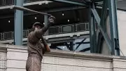Ichiro Suzuki's Statue Unveiled with Broken Bat, Quickly Repaired in Seattle