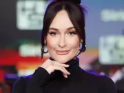 Kacey Musgraves Shares 'Craziest' UFO Encounter with Glowing Orbs on Flight