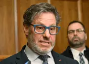 Minister to Meet with Santé Québec as Digital Platform Launch Faces Postponement