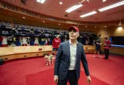 Prime Minister Mark Carney Visits Canadiens' Dressing Room After Thrilling Victory