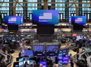 Record Stock Market Rally Hides Underlying Weaknesses and Red Flags