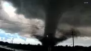 Tornado tears through Oklahoma, damaging homes and closing roads