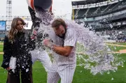 Tristan Peters' Walk-Off Single Lifts White Sox Over Blue Jays 5-4 in 10-Inning Home Opener