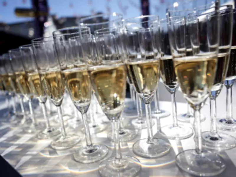 3 Bubbly Wines to Toast Mom This Mother's Day